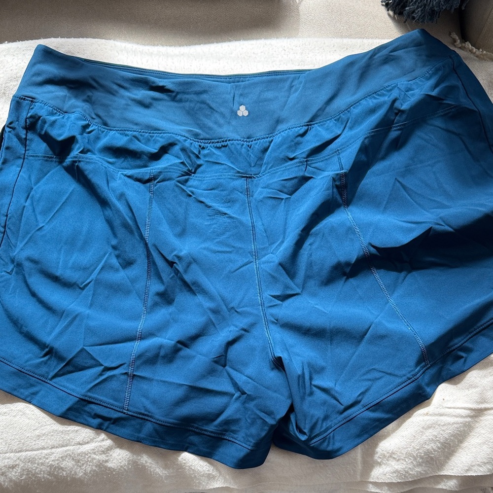 Tek Gear Women's Deep Blue Athletic Shorts.  Size 2X.  New no tags.
